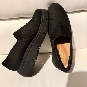 Girls Clarks Loriini West in black nubuck.